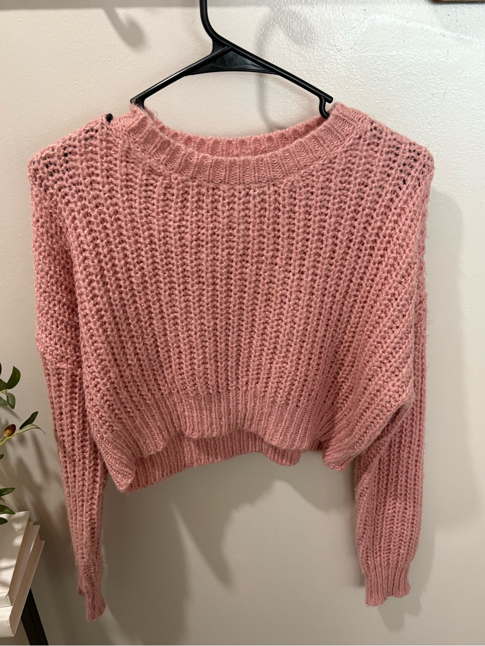 Forever 21 Pink Chunky Knit Cropped Sweater Size Small